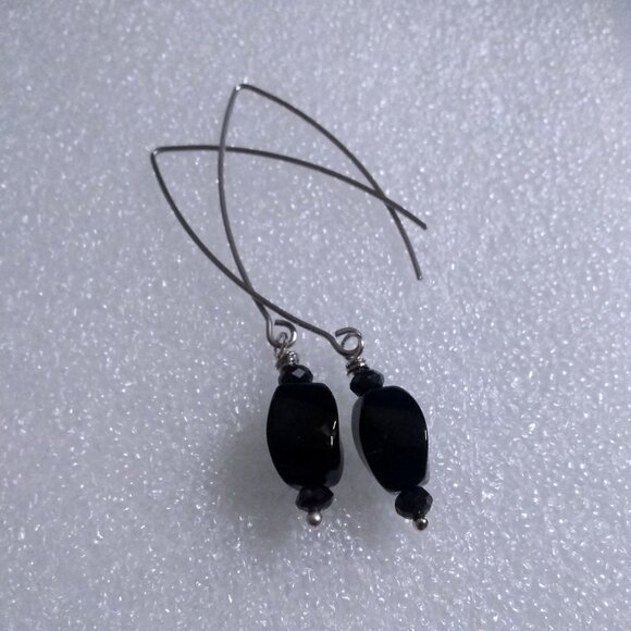 I Got(h) You! Sleek Sassy & Edgy! Twisted Black Onyx FishHook Dangle Earrings - Picture 5 of 10